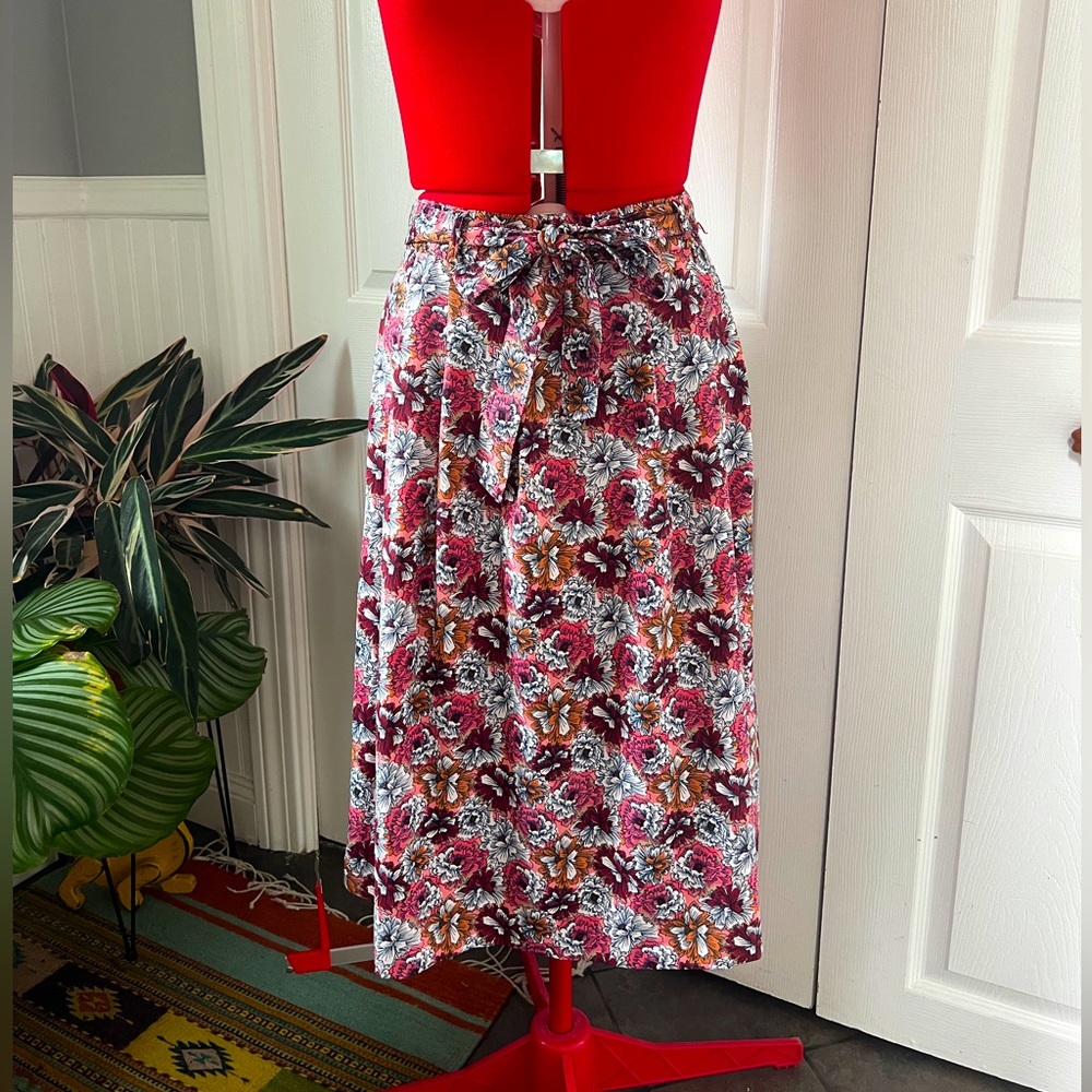Banana Republic Floral skirt